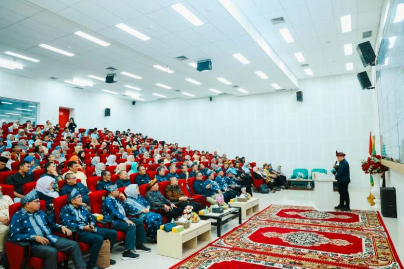 Peremajaan Sawit Rakyat Kunci Ketahanan Pangan dan Energi