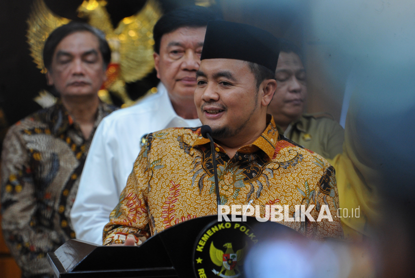 Ketua KPU RI Mochammad Afifuddin menyampaikan keterangan pers terkait kesiapan Pilkada serentak di Gedung Kemenko Polkam, Jakartra, Senin (25/11/2024).