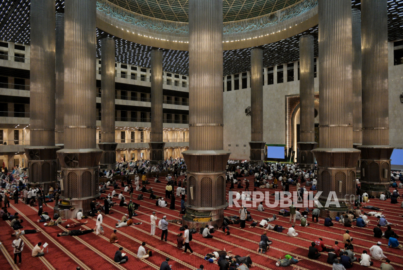 Suasana Masjid Istiqlal, Jakarta, Jumat (14/4/2023) dini hari. Wapres akan Sholat Idul Fitri di Masjid Istiqlal, Pengurus Masjid: Kami Siap