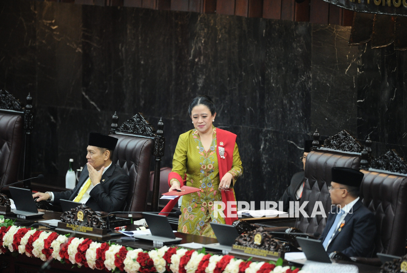 Ketua DPR Puan Maharani usai menyampaikan pidato dalam Sidang Paripurna Pembukaan Masa Persidangan I DPR Tahun Sidang 2025-2026 di Gedung Nusantara, Kompleks Parlemen, Jakarta, Jumat (15/8/2025). Dalam sidang tersebut Presiden Prabowo Subianto menyampaikan pidato kenegaraan dalam rangka Penyampaian Pengantar/Keterangan Pemerintah atas RUU tentang APBN Tahun Anggaran 2026 beserta Nota Keuangan.