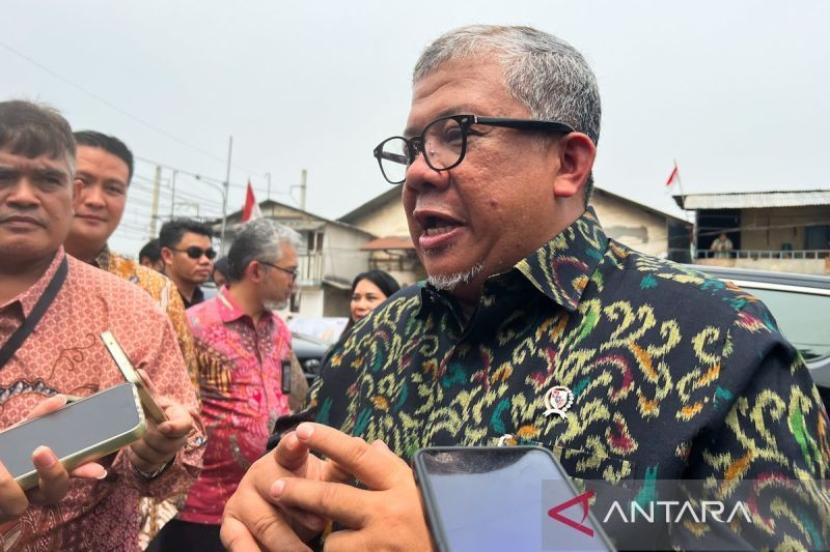 Wamen Fahri Hamzah Siap Patuhi Putusan MK Larangan Rangkap Jabatan