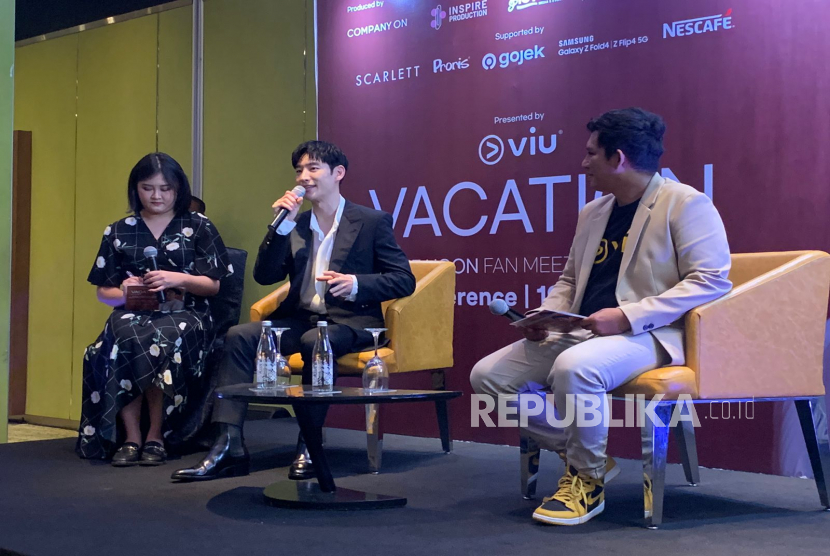 Lee Je-hoon, aktor Korsel pemeran Taxi Driver dalam konferensi pers menuju temu penggemar Indonesia di Pullman Jakarta Central Park, Ahad (19/3/2023) // dok ferginadirab