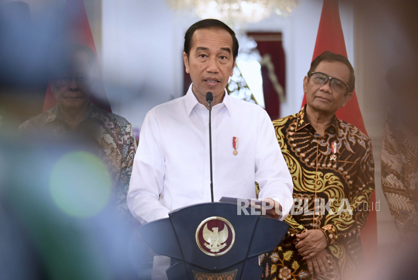 Presiden Joko Widodo (Jokowi) meminta agar semua pihak memiliki perasaan yang sama bahwa kegentingan global yang terjadi saat ini mengancam semua negara, termasuk Indonesia. 