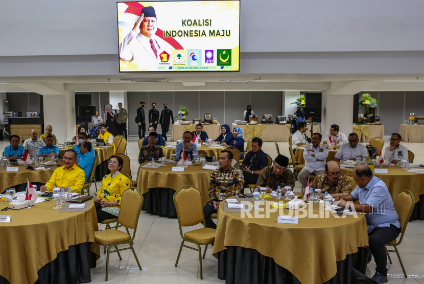 Sejumlah pengurus partai pengusung Prabowo Subianto melakukan pertemuan di DPP Golkar, Jakarta, Rabu (20/9/2023). Pertemuan tersebut membahas program-program prioritas Prabowo Subianto dalam Pilpres 2024. 