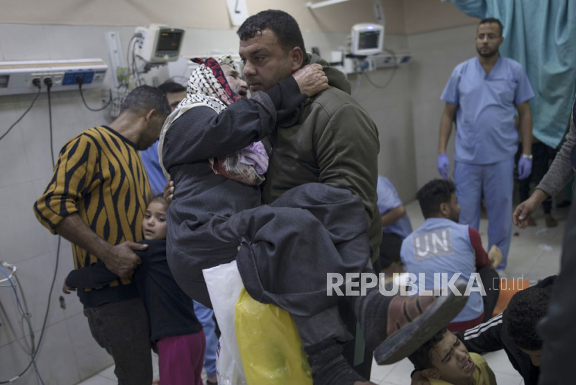 Warga Gaza terluka di Nasser Hospital in Khan Yunis, Gaza Selatan.  PBB tetap mendorong tercetusnya genjatan senjata di Gaza