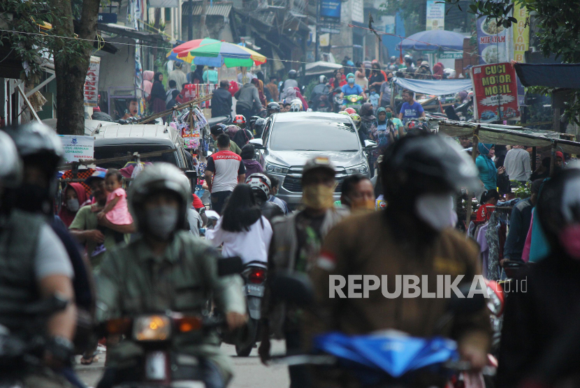 Suasana pasar tumpah (ilustrasi). Penertiban pasar tumpah menjadi tantangan selama arus mudik di Sumatra Selatan.
