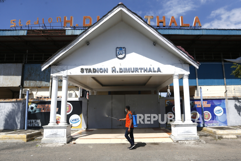 Stadion H Dimurthala Banda Aceh (ilustrasi). ANTARA FOTO/Irwansyah Putra/hp.