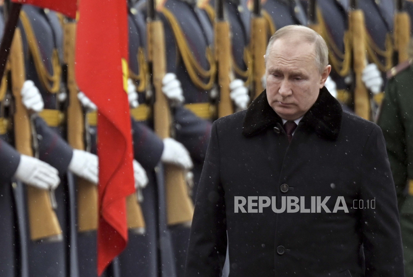  Presiden Rusia Vladimir Putin mengumumkan negaranya memulai serangan terhadap Ukraina sejak Kamis (24/2/2022).