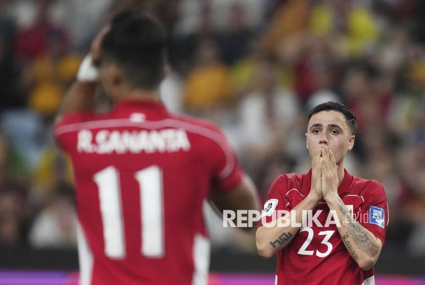 Ekspresi pemain timnas Indonesia Eliano Reijnders saat gagal mencetak gol ke gawang Australia pada pertandingan kualifikasi Piala Dunia di Stadion Sepak Bola Sydney, Australia, Kamis, (20/3/2025). Indonesia takluk dari The Socceroos dengan skor 1-5.