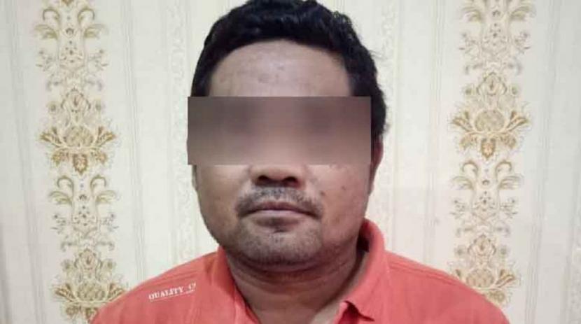 Polres Pasuruan menangkap Kepala Desa (Kades) Sumber Banteng, Kecamatan Kejayan, Kabupaten Pasuruan.