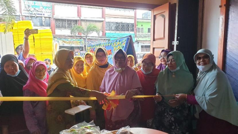 Bisnis Berkemajuan, 'Aisyiyah Sumut Luncurkan As-Sakinah Bakery - Suara Muhammadiyah