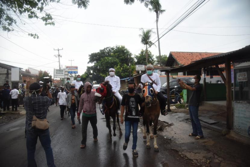  Aksi Dedi Mulyadi Jemput Pasien Sembuh Covid-19 Pakai Kuda