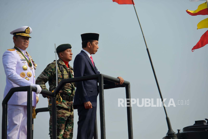 Suasana peringatan Hari TNI di Kawasan Monumen Nasional, Jakarta, Kamis (5/10/2023). Upacara peringatan dihadiri Presiden Joko Widodo sebagai inspektur upacara.