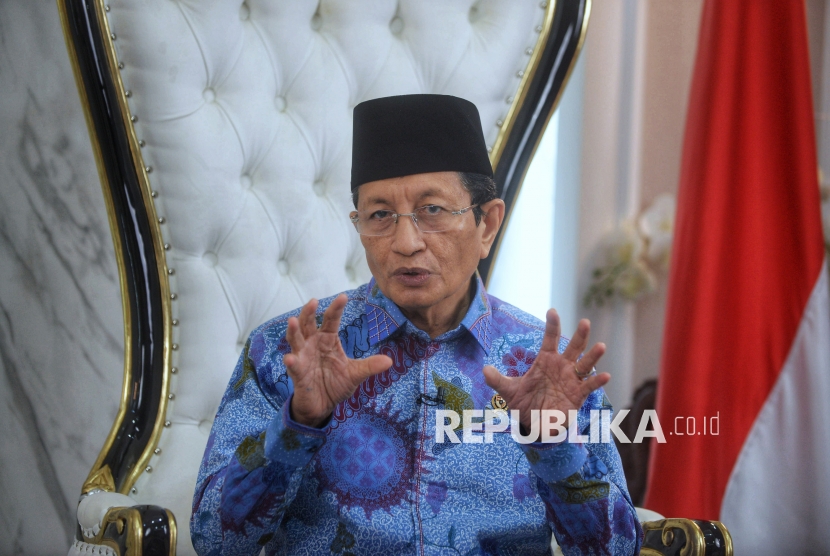 Menteri Agama Nasaruddin Umar saat diwawancarai Republika di Kantor Kementerian Agama, Jakarta, Kamis (11/12/2025).