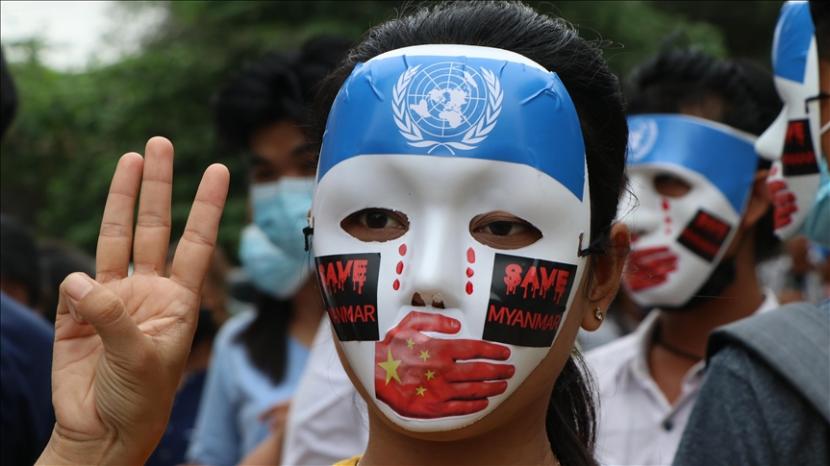 Pakar utama PBB soal hak asasi manusia di Myanmar menyambut baik seruan organisasi masyarakat sipil pada Jumat (7/5) untuk memberlakukan embargo senjata pada junta militer dan mendorong negara-negara lain untuk segera mengambil tindakan.