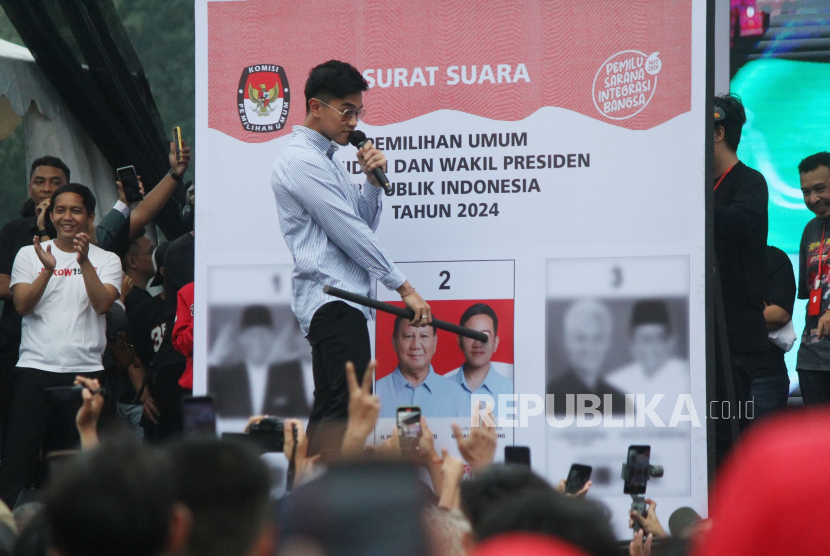 Ketua Umum DPP Partai Solidaritas Indonesia (PSI) Kaesang Pangarep saat Kampanye Akbar di Kiara Arta Park, Kota Bandung, Jawa Barat, Jumat (26/1/2024). 