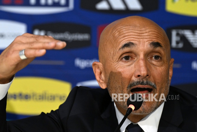 Mantan pelatih Napoli, Luciano Spalletti, yang kini membesut timnas Italia.