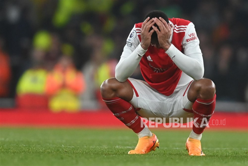 Reaksi pemain Arsenal Gabriel Magalhaes setelah pertandingan sepak bola Liga Premier Inggris antara Arsenal dan Southampton di Stadion Emirates di London, Inggris, Sabtu (22/4/2023) dini hari.