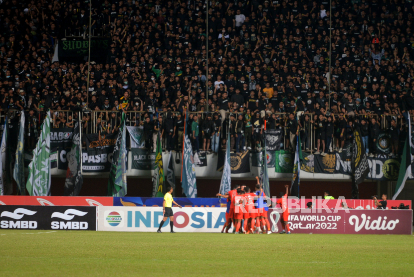 Pemain Borneo FC melakukan selebrasi usai mencetak gol (ilustrasi)