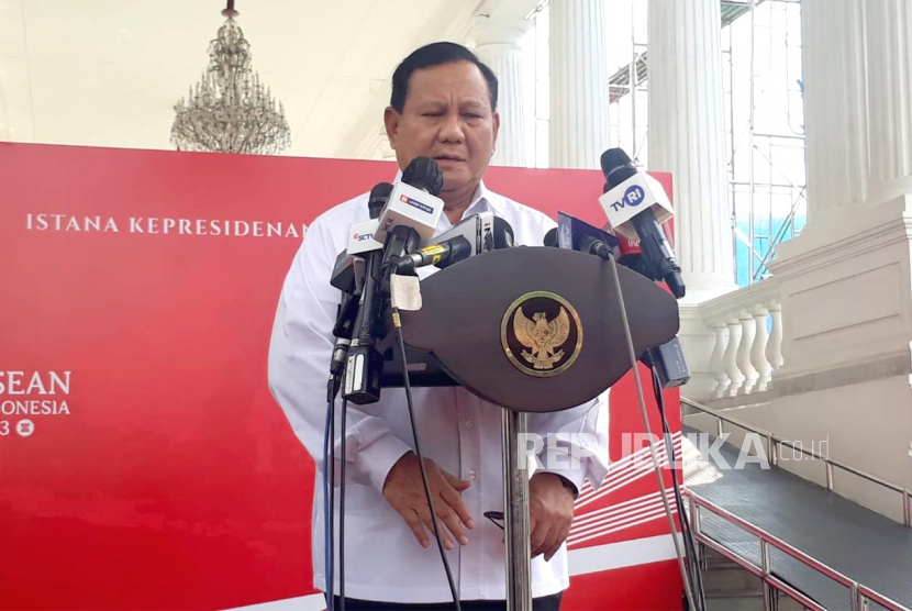 Menteri Pertahanan Prabowo Subianto saat memberikan keterangan pers usai bertemu Presiden Jokowi di Istana Kepresidenan, Jakarta, Senin (10/7/2023).