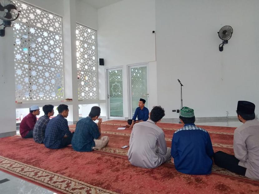 Kajian Rutin Hadis Tematik Mahasiswa Institut Daqu bersama Ustadz Muhammad Ghifar