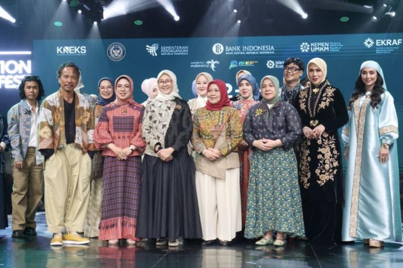 Dekranasda Banten Perkuat Promosi Wastra di Fesyen Internasional