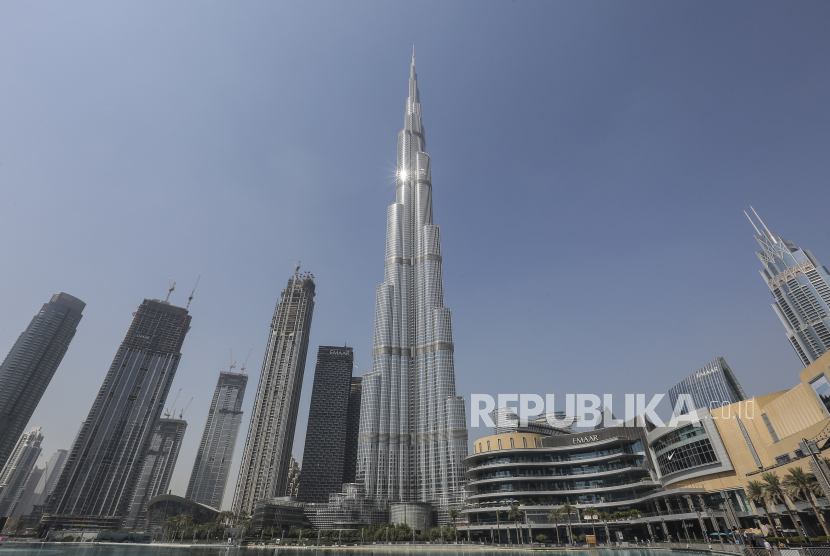 Jelang HUT UEA, Pemimpin Kota Sharjah Ampuni 237 Tahanan. Suasana gedung Burj Khalifa di Dubai, Uni Emirat Arab, Selasa (2/11/2021). Burj Khalifa merupakan gedung pencakar langit tertinggi di dunia dengan 160 lantai dan tinggi 828 meter. 