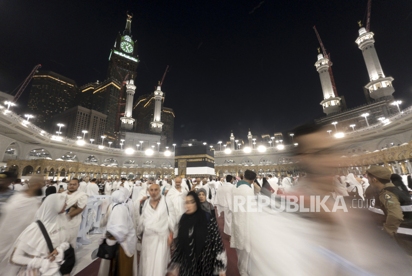 Jamaah haji memadati Masjidil Haram di Makkah, Arab Saudi, Kamis (6/6/2024). 