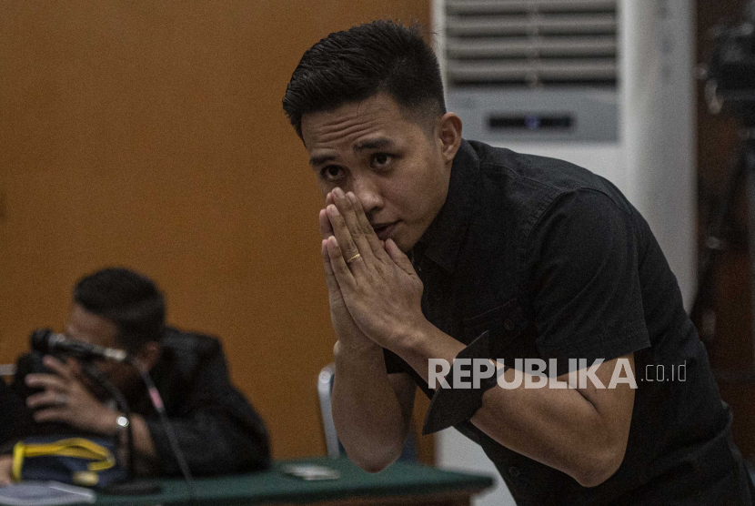 Terdakwa kasus pembunuhan berencana Brigadir Yosua Hutabarat, Bharada Richard Eliezer alias Bharada E tiba untuk menjalani sidang dengan agenda pembacaan pledoi di Pengadilan Negeri Jakarta Selatan, Jakarta, Rabu (25/1/2023). 