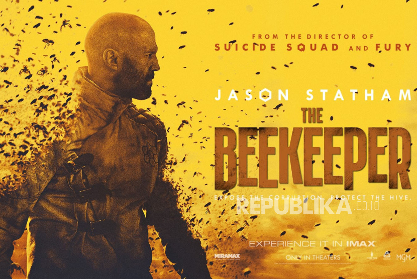 Aktor Jason Statham memerankan tokoh utama bernama Adam Clay di film The Beekeeper. 