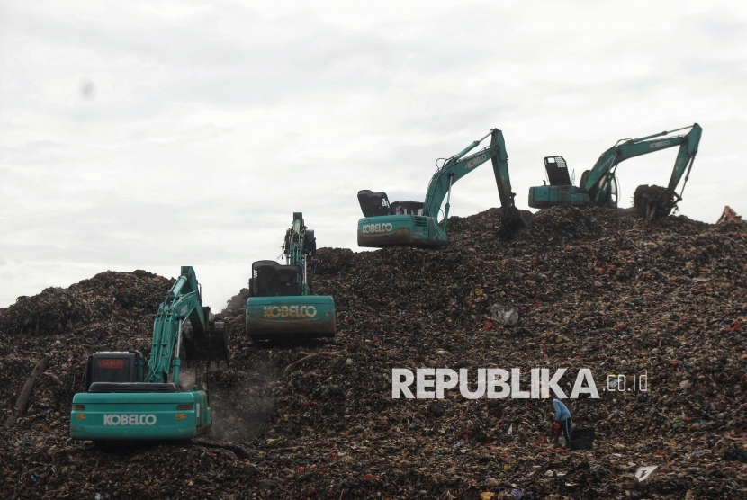 Catatan Kelam Pengelolaan Sampah Indonesia, Dari TPA Longsor Sampai Risiko Cacat Lahir