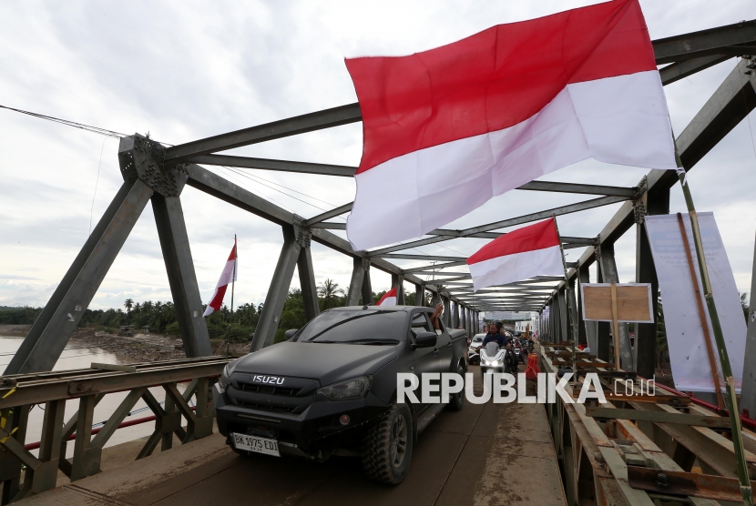 Jembatan Darurat Krueng Tingkeum Rampung, Akses Banda Aceh-Medan Kembali Terhubung