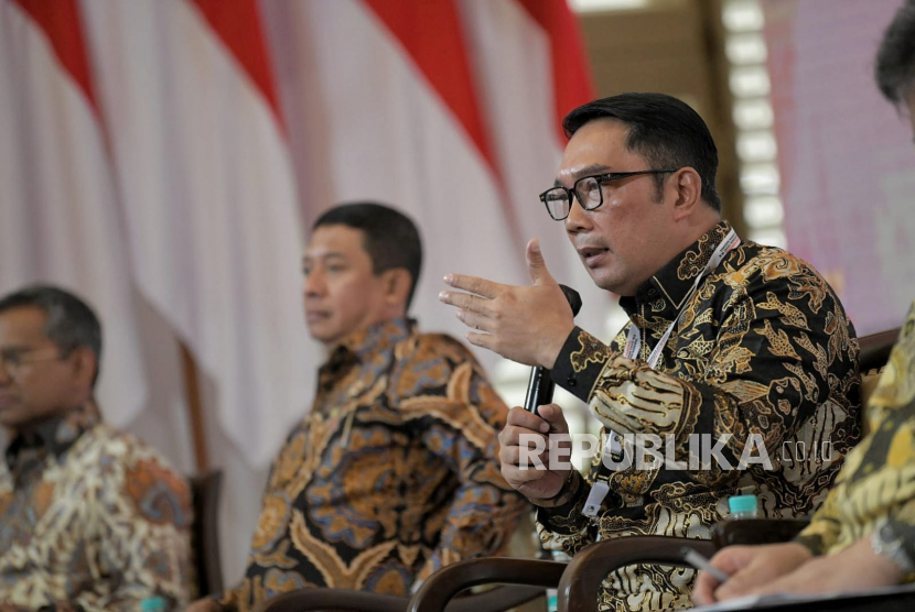 Gubernur Jawa Barat Ridwan Kamil memberikan paparan keberhasilan Jabar.