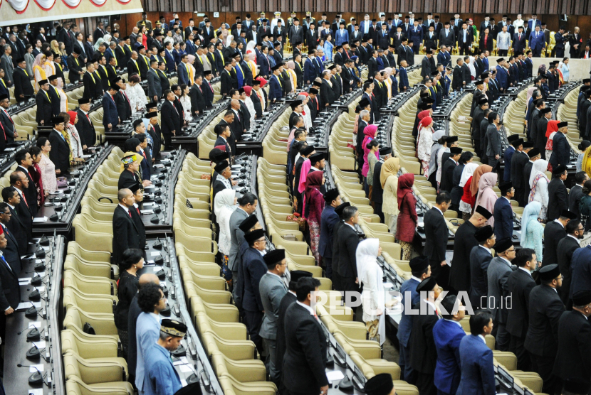 Anggota Dewan mengikuti Sidang Tahunan MPR dan Sidang Bersama DPR - DPD Tahun 2025 di Gedung Nusantara, Kompleks Parlemen, Senayan, Jakarta, Jumat (15/8/2025).