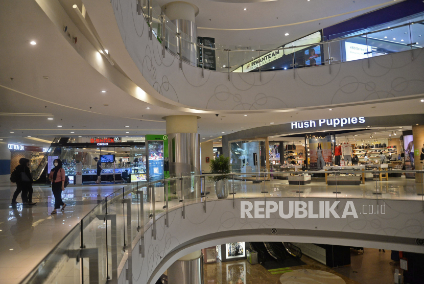 Kegiatan di pusat perbelanjaan, pusat perdagangan, dan mal di Jakarta, diizinkan beroperasi 25 persen pada pukul 10.00-20.00 WIB.