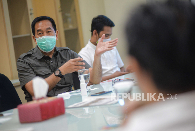 Direktur Utama PT Angkasa Pura II (Persero) Muhammad Awaluddin bersama jajaran direksinya berkunjung ke Republika, Jakarta, Kamis (30/7). Dalam kunjungan tersebut membahas tentang strategi Angkasa Pura II dalam menghadapi pandemi sekaligus membahas tentang kampanye safe travel.