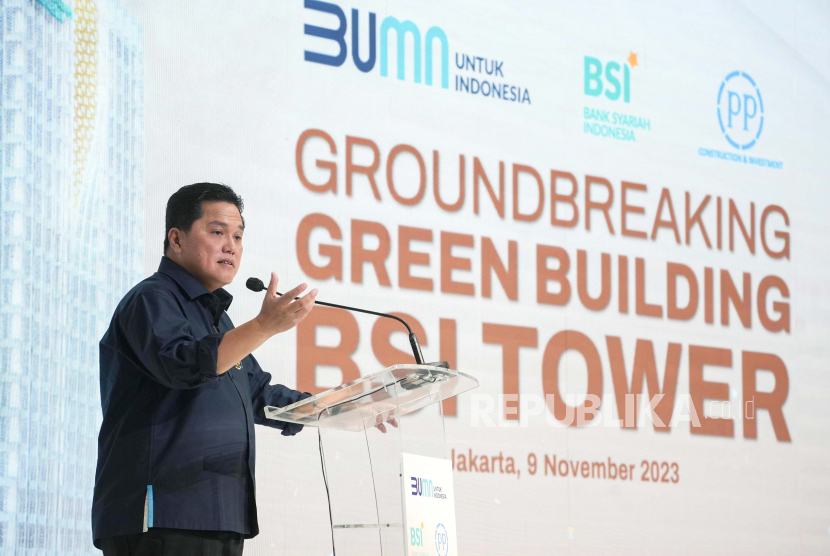 Menteri BUMN Erick Thohir saat groundbreaking BSI Tower di Jalan Medan Merdeka Selatan, Jakarta Pusat, Kamis (9/11/2023).