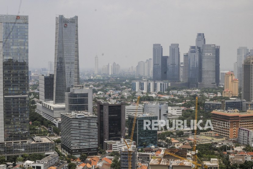 Deretan gedung perkantoran di Jakarta (ilustrasi). Sepanjang 2020, penjualan perkantoran anak usaha Ciputra Group, Citra Towers Kemayoran terus meningkat. Total penjualan gedung perkantoran dan commercial lifestyle facilities Citra Xperience (CX) mencapai 95 persen dari total 416 unit. 