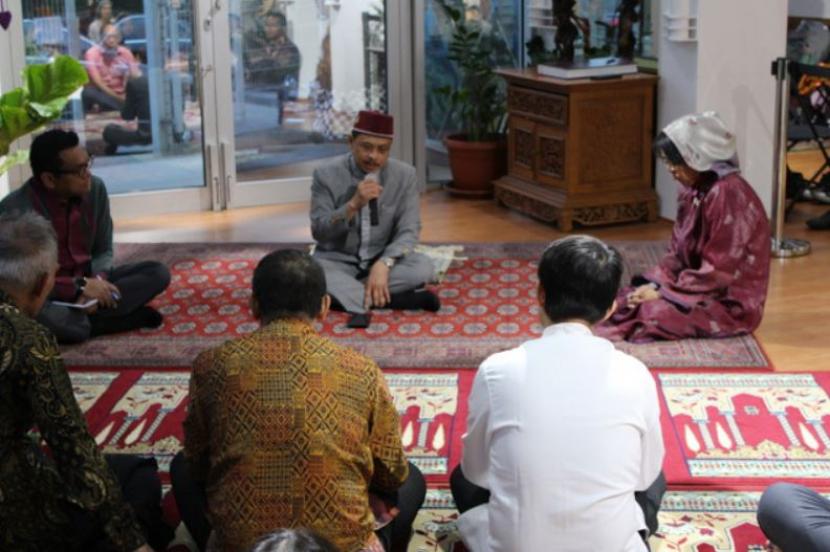 Imam Menghadap Makmum Setelah Shalat - Suara Muhammadiyah