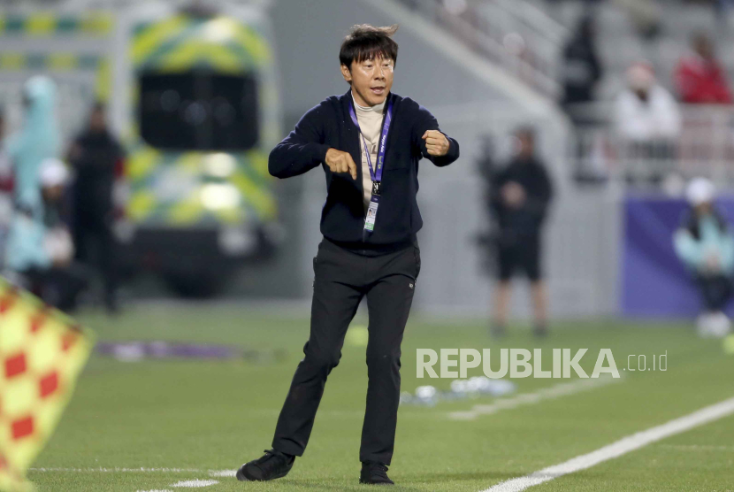Pelatih timnas Indonesia Shin Tae-yong mengungkapkan kebahagiaannya ketika skuad asuhannya mengukir sejarah saat dipastikan lolos ke babak 16 besar Piala Asia. (ilustrasi)