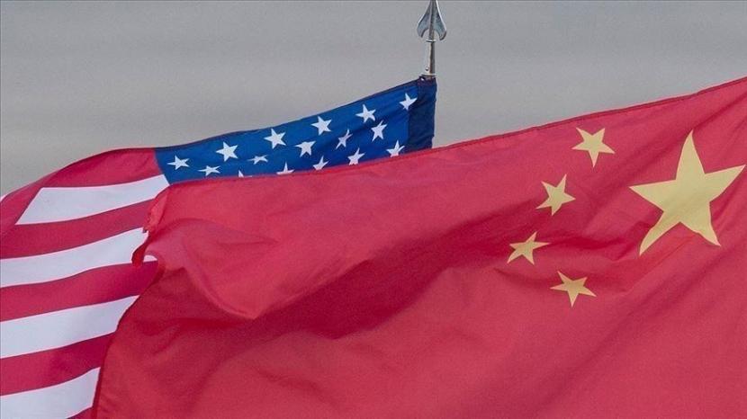 Bendera AS-China (ilustrasi). Para menteri luar negeri China dan Amerika Serikat (AS) pada Senin (31/10/2022) membahas upaya untuk 