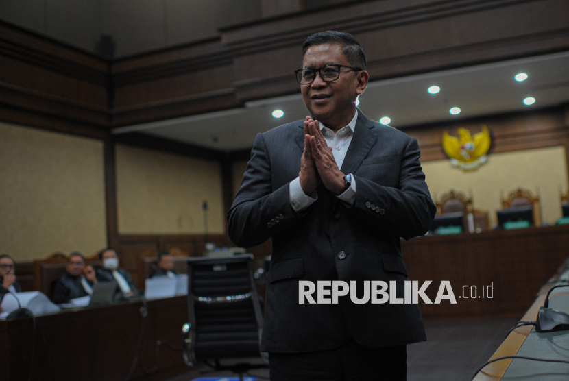 Terdakwa Sekjen DPP PDIP Hasto Kristiyanto menjalani sidang pembacaan tuntutan di Pengadilan Negeri Tipikor Jakarta, Kamis (3/7/2025).