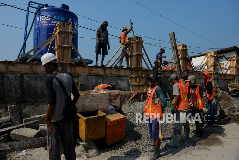 Antisipasi Banjir Rob, Tanggul Muara Baru Ditinggikan | Republika Online