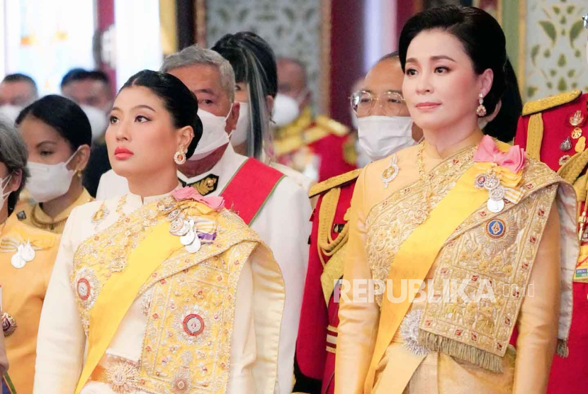 Air Mata Rindu Sang Putri Teruntuk Ratu Sirikit
