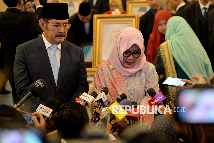 Soeharto di Antara Kontribusi dan Kontroversi