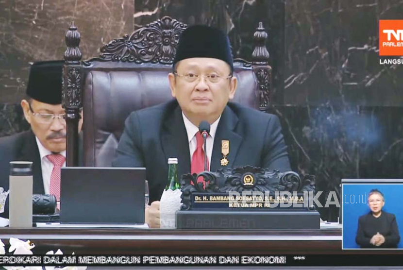 Ketua MPR Bambang Soesatyo atau Bamsoet berpidato dalam sidang tahunan MPR Tahun 2023 di Gedung Nusantara, Kompleks Parlemen, Jakarta, Rabu (16/8/2023). 
