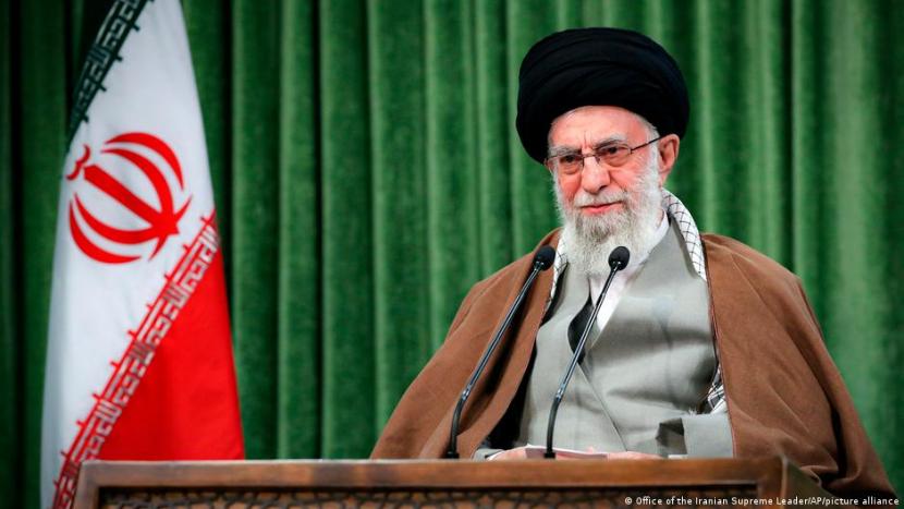 Ayatollah Khamenei Desak Dunia Arab Batalkan Normalisasi Dengan Israel