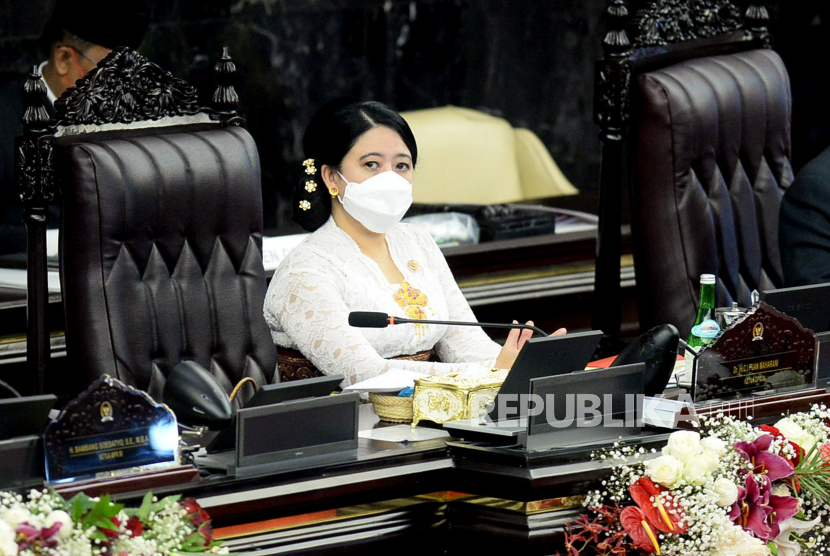 Ketua DPR Puan Maharani saat menghadiri sidang tahunan MPR dan Sidang Bersama DPR-DPD di Komplek Parlemen, Senayan, Jakarta, Senin (16/8).Prayogi/Republika.
