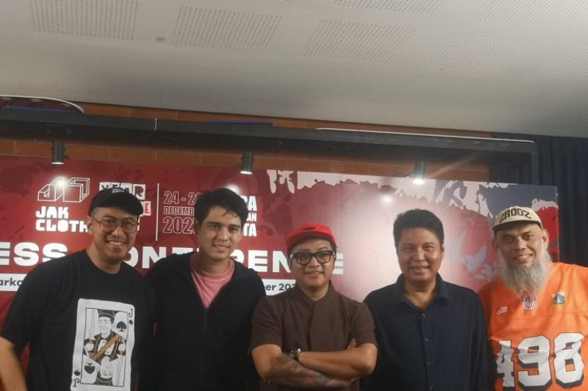 Pandji sanjung debut stand up comedy Fedi Nuril di acara Adili Idola.