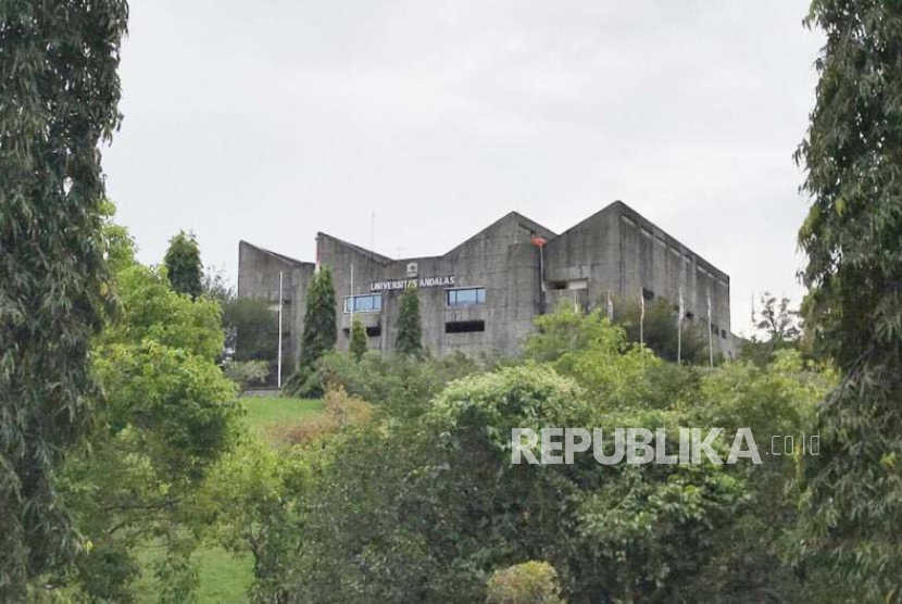 Gedung Rektorat Universitas Andalas, Padang.